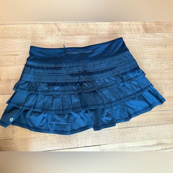 Lululemon Skort - Picture 2 of 3